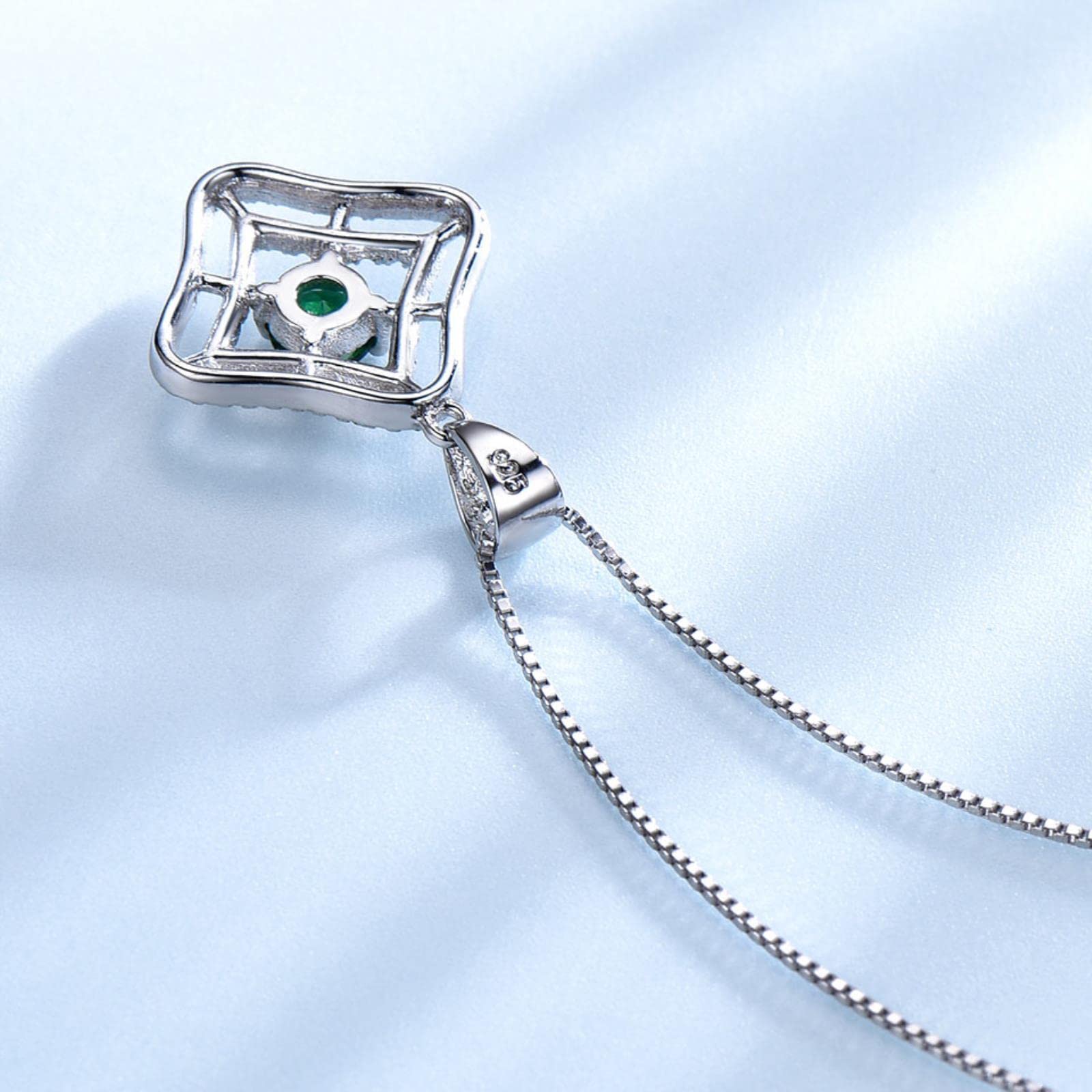 DAOMEI Collana Iniziale con Ciondolo in Argento Sterling 925 con Pietra Preziosa Verde Smeraldo Nano per Donna con Catena
