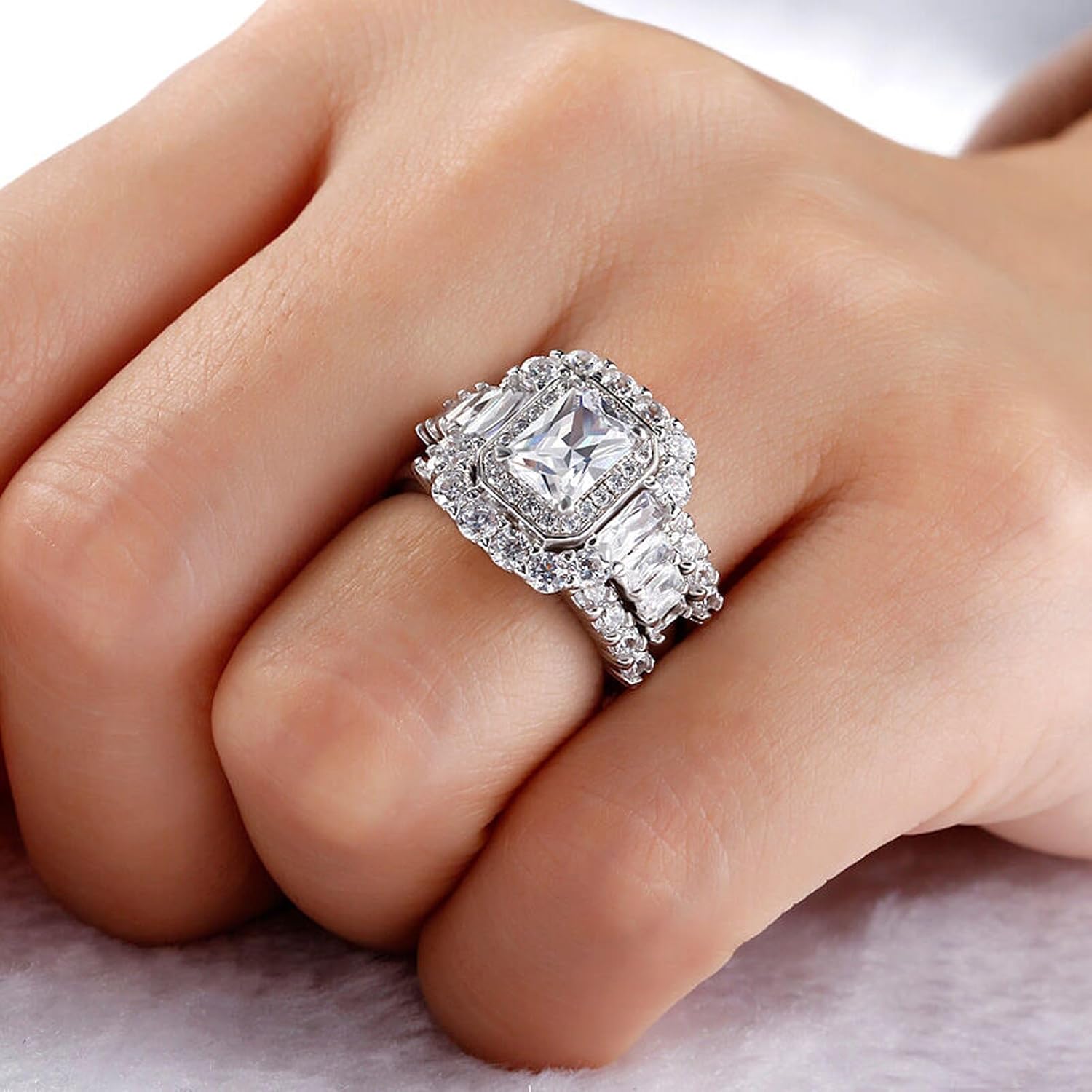 Jeulia 3PCS Moissanite Wedding Band for Women 1.5CT Silver Halo Radiant Cut Diamond Ring for Valentine's with Gift Box