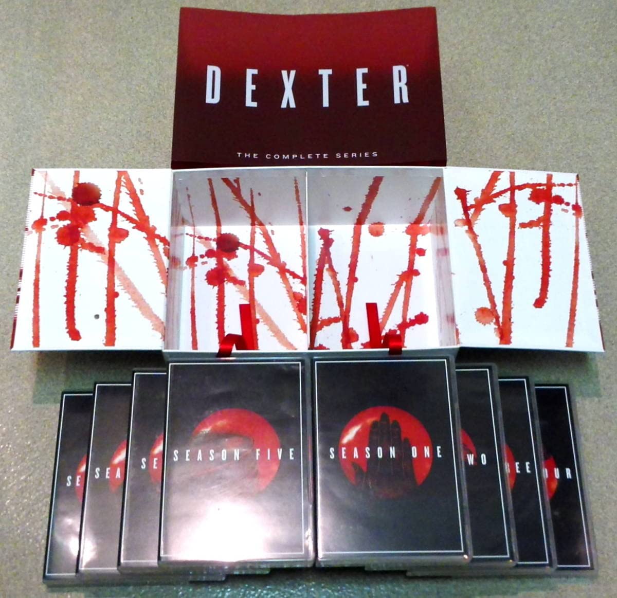 Amazon.co.jp: デクスター ザ・コンプリート・シリーズ 特典Disc