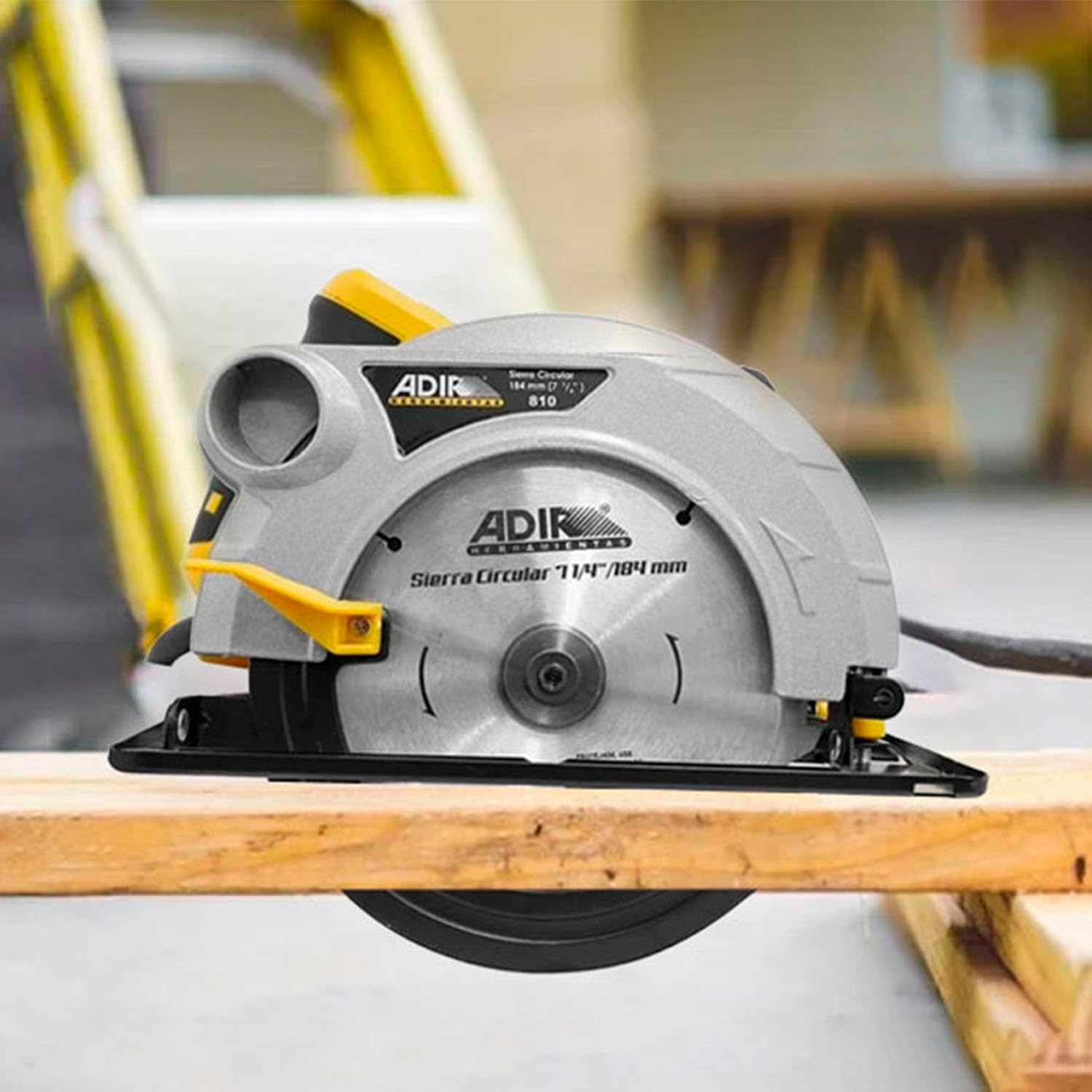 ADIR 810 Circular Saw in use on a wooden plank