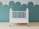 Foundations Pinnacle Bébé en métal & Crèche pliante pour tout-petit, bébé portable avec matelas en mousse et niveau commercial 3" Casters, Crib d'hôtel compact (blanc)