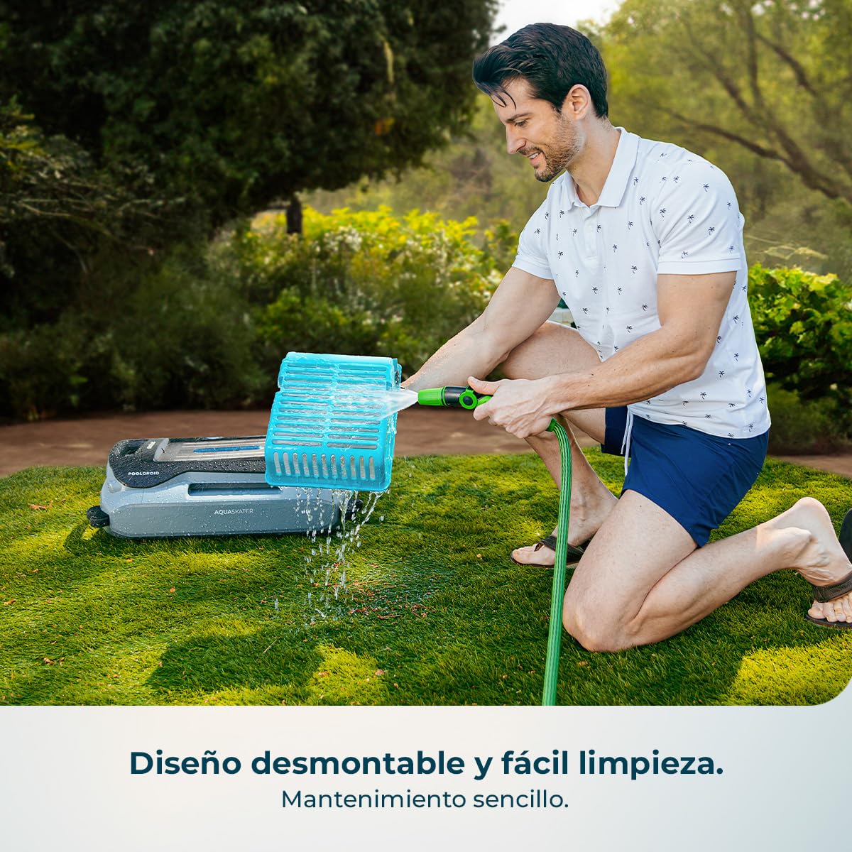 Cecotec Robot Limpiapiscinas para Superficie y Línea de Flotación Conga Pooldroid AquaSkater. Carga Solar, Autonomía 16h, Cesta de 4,5L y un Filtro de 187,5μm, Navegación Sensores Ultrasónicos