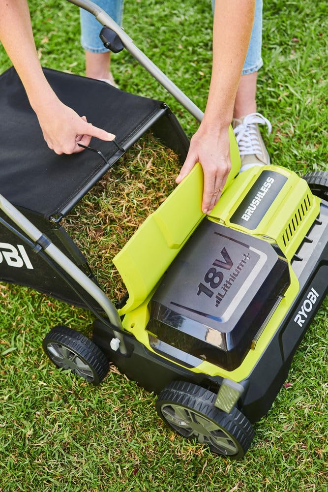Ryobi - Scarificateur 36V (Alimentation simultanée par 2 Batteries 18V One+™) - Brushless/Moteur sans charbons - Ø 35 cm - Rouleau scarificateur 16 Lames - Vendu sans Batterie ni Chargeur
