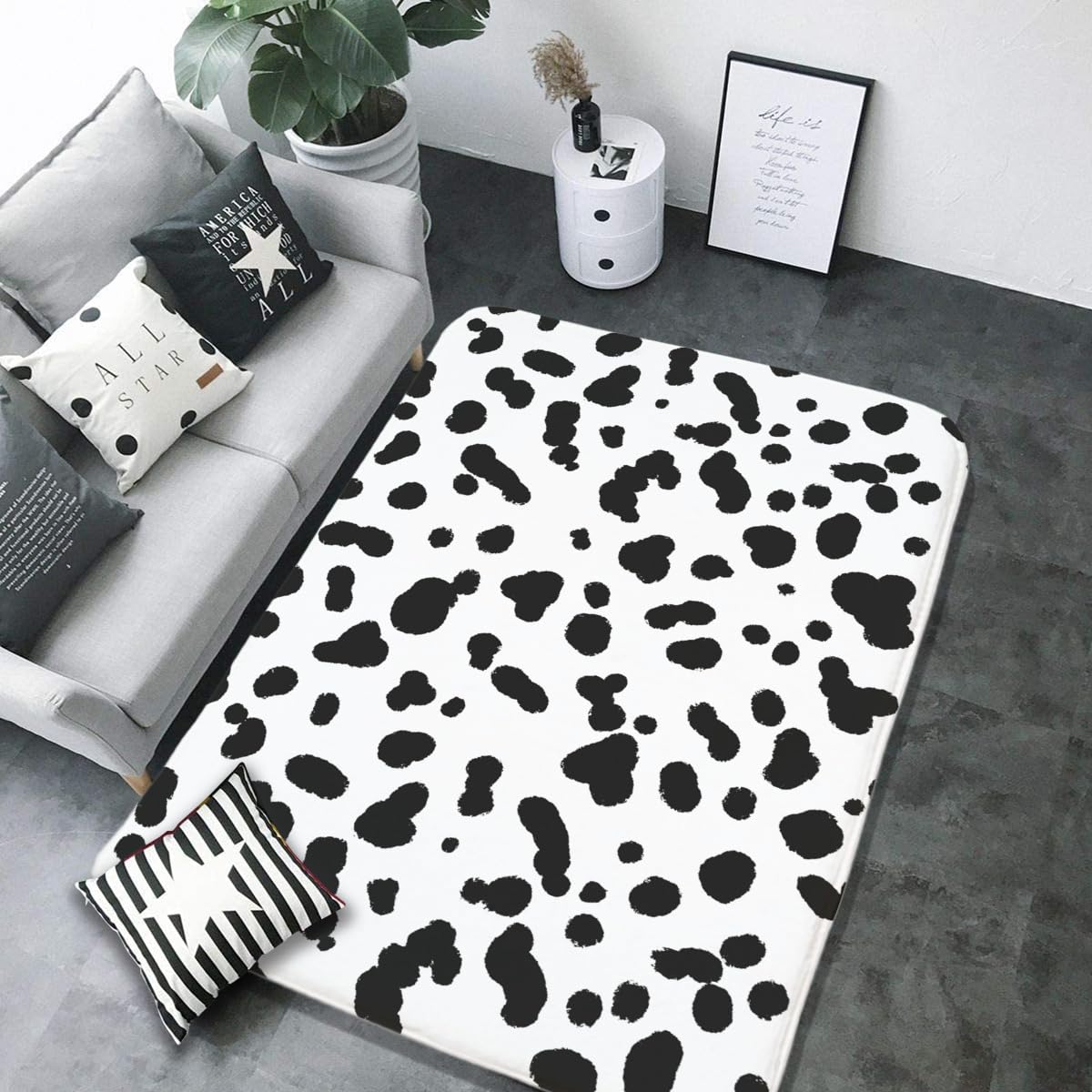 Amazon｜カーペット ダルメシアン柄 ラグマット 100×150cm 絨毯