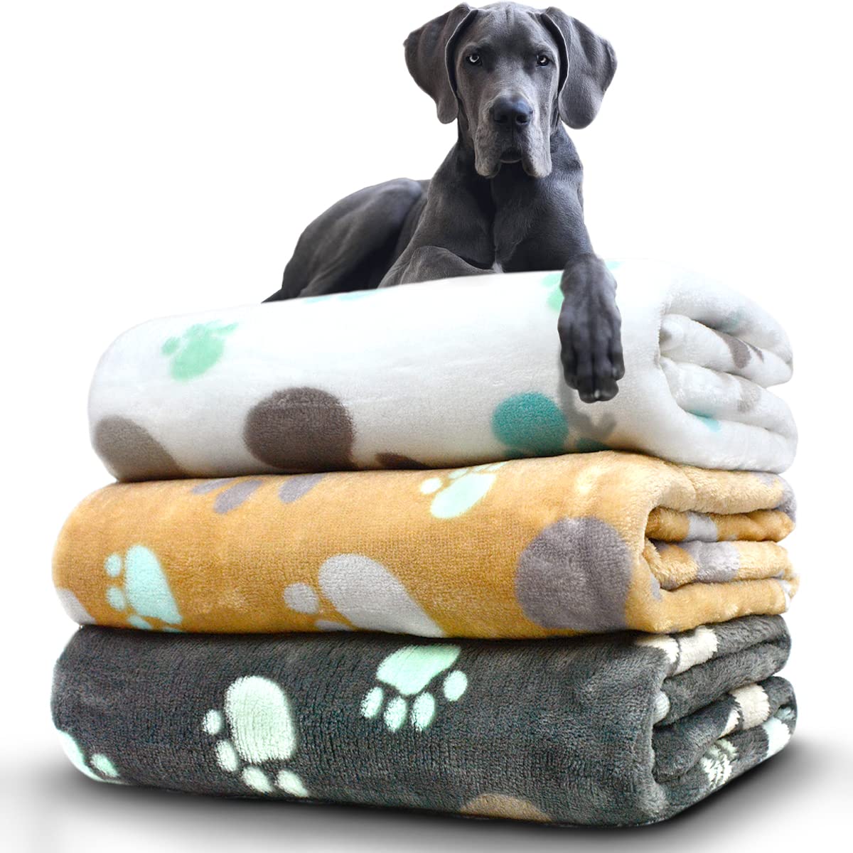 Discover the best dog blankets 2025—cozy, durable, cooling, and washable options to keep every breed comfortable, secure, and happy year-round.
