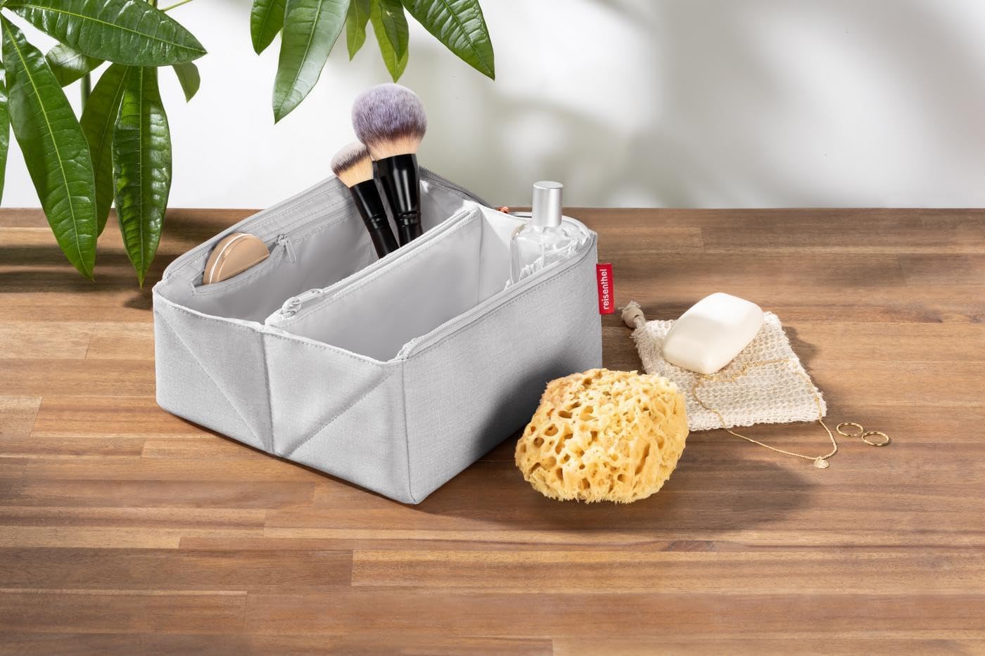 reisenthel fold case Boxy Cosmetic Case: Optimal Travel Companion with Lots of Storage Space. 2 Inner Pockets for More Order, Sky Rose, Cosmetic bag