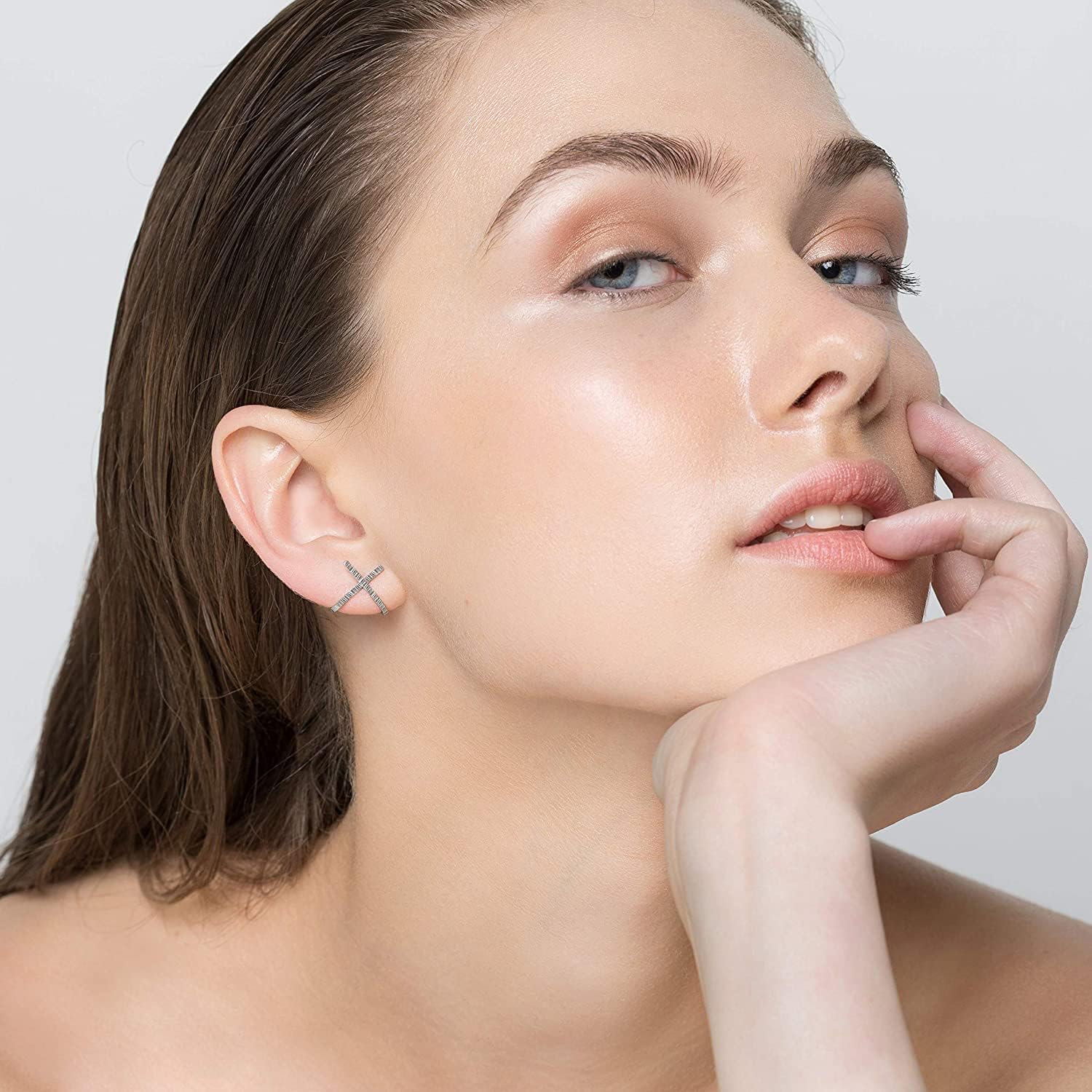 X-Shape Huggie Earrings 925 Sterling Silver Oxidized Hammered, Geometric Unique Dark, Hypoallergenic and Nickel-Free - Handcrafted by Emmanuela