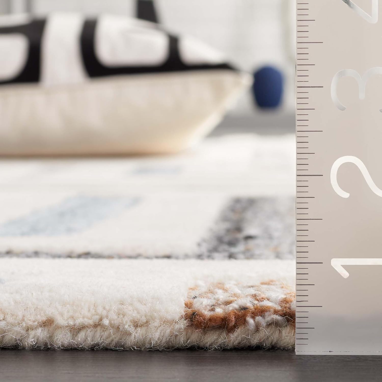SAFAVIEH Fifth Avenue Collection Area Rug - 2'3" x 8' Runner, Ivory/Grey, Geometric Design, Ideal for High Traffic Areas in Living Room, Bedroom, Dining (FTV601A)