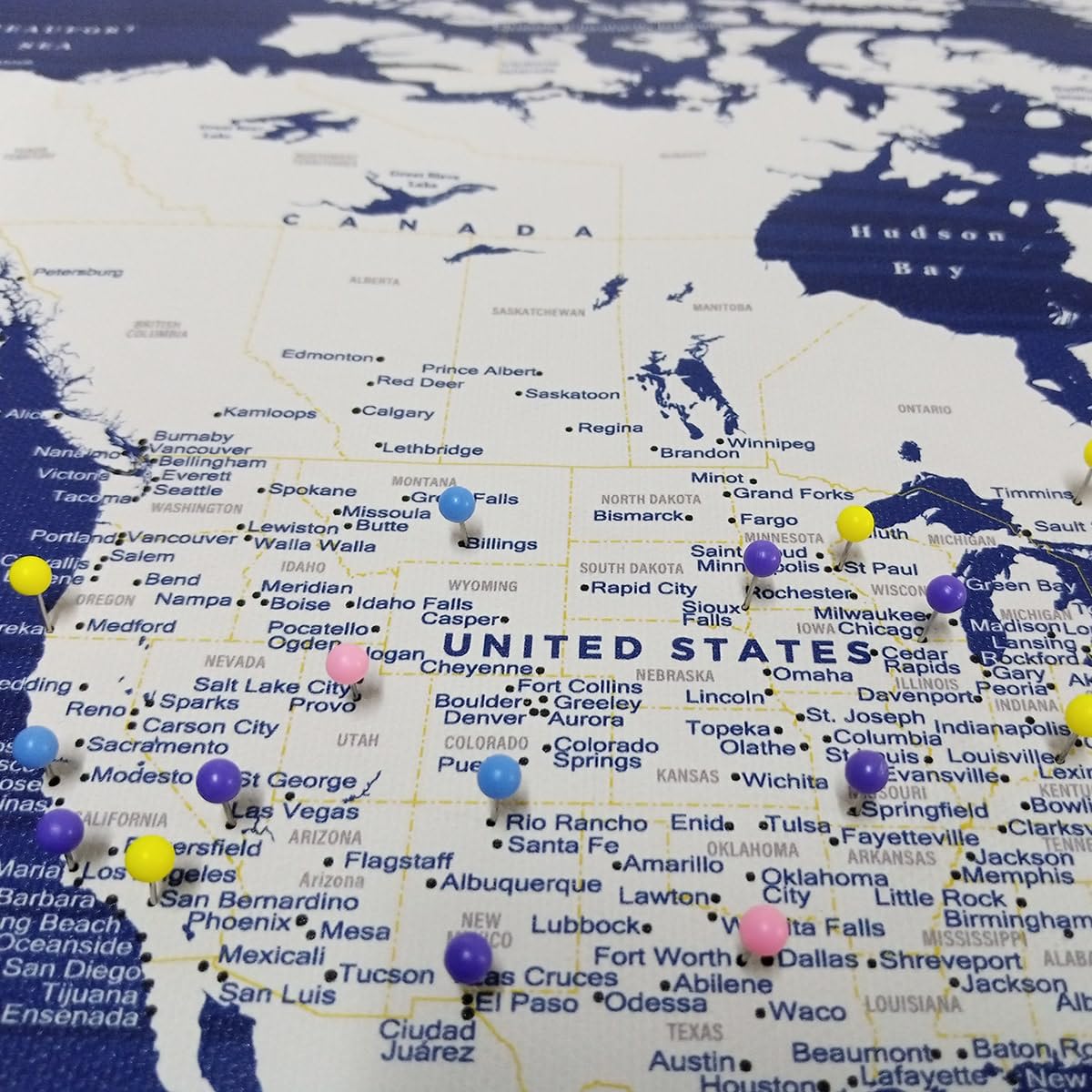 Canvas Art Bay Mapa del mundo azul y dorado - Lienzo de mapa del mundo personalizado - Mapa de viaje detallado con pines - Impresión de mapa del mundo grande - Tablero de pines del mapa del mundo -