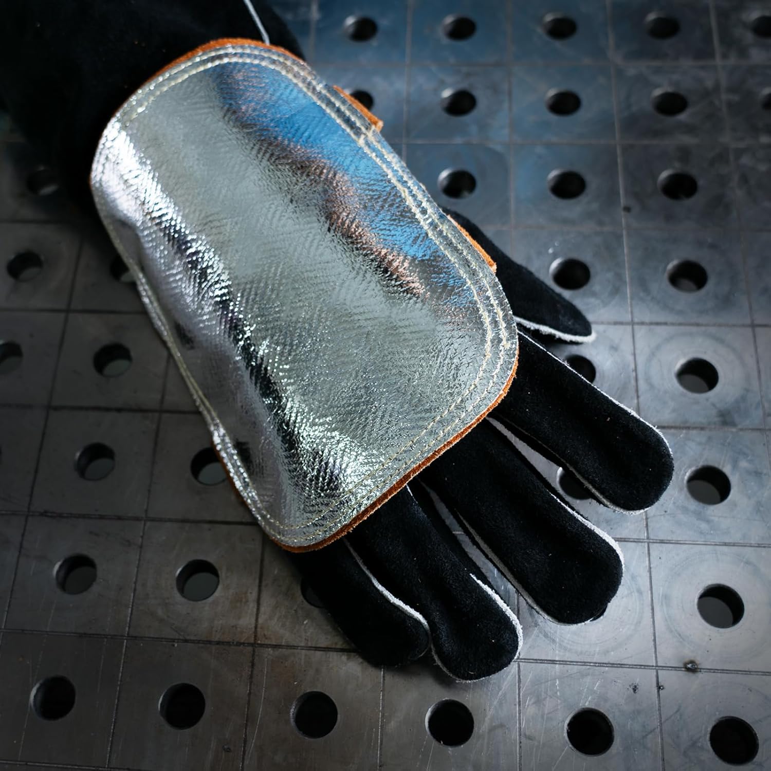 YESWELDER Hand Heat Shield, Welding Hand Shield Split Cowhide Leather Aluminized Back Welding Hand Pad for Welding, Elastic Band