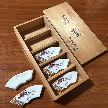 箱付き美品 深川製磁 箸置き 染錦松竹梅 箸置揃5客セット 箱付き美品 深川製磁 箸置き 染錦松竹梅 箸置揃5客セット