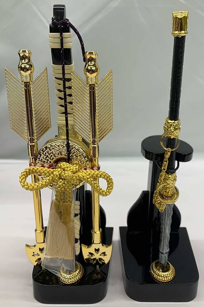 Amazon | 五月人形 兜 7号 織田信長公風 馬藺前立戦国兜セット