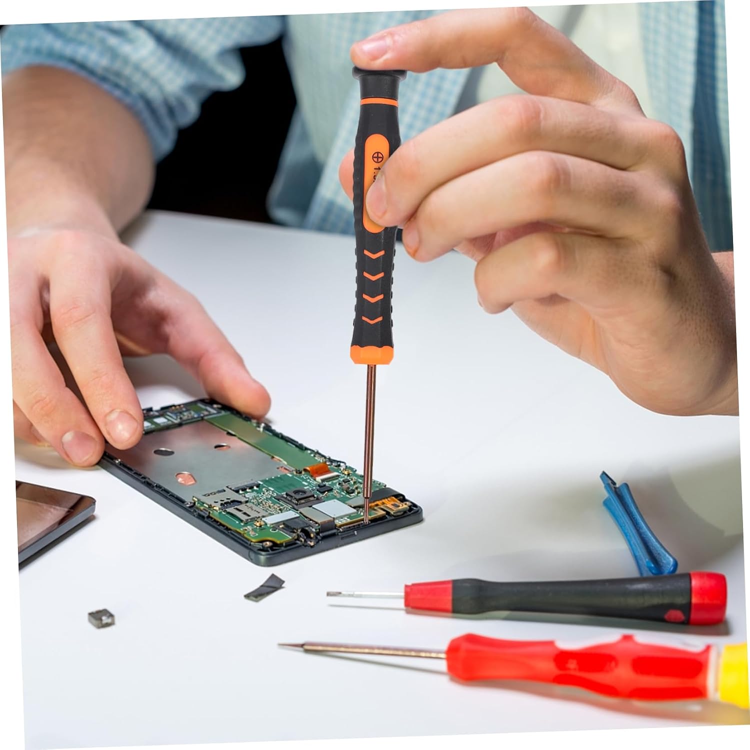 1set Multifunctional Screwdriver Tool Mobile Kit for Electronics Includes Magnetic Bits and Lightweight Carrying Case for Watch and Household Repairs