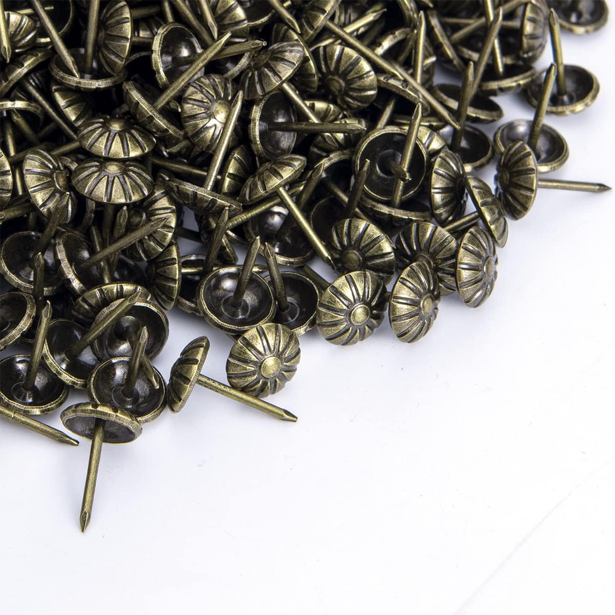 100pcs Upholstery Tacks, 7/16“ Thickened Furniture Tacks for Decorative