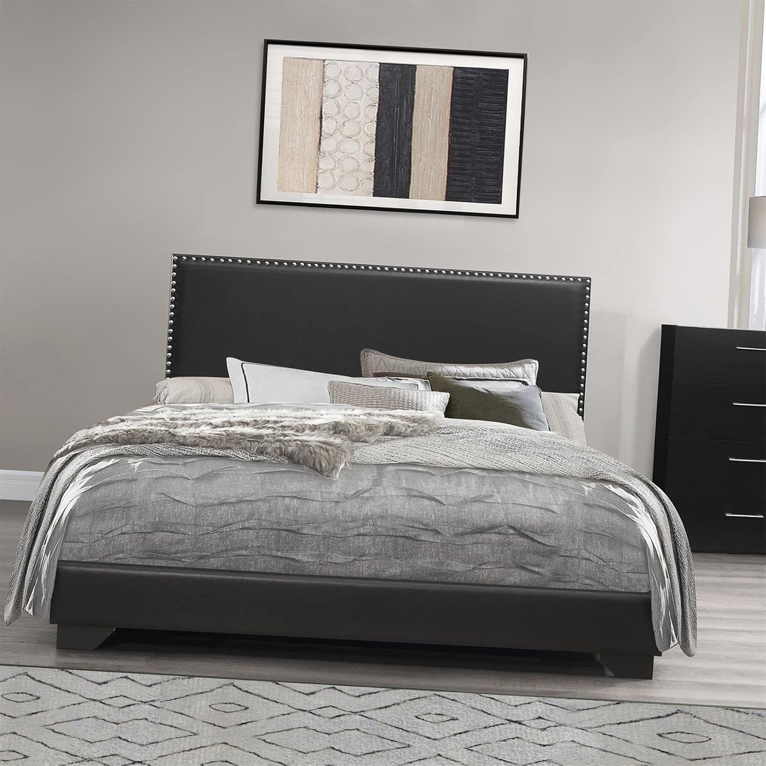 Amazon｜クイーンプラットフォームベッドフレーム、モダンなフェイクレザーマットレスファンデーション｜フレーム＆マットレスセット オンライン通販