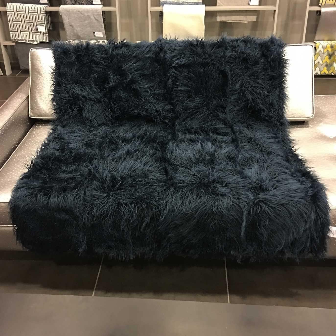 Top Fabric - Gigi Luxurious Shaggy Faux Fur Throw Blanket in 9 Colors (Curry)