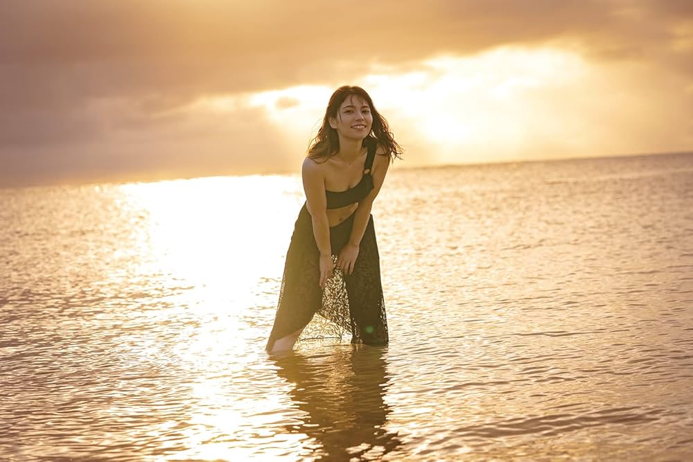 Lynn 1st写真集「りん」: 9784909800039: Books - Amazon.ca