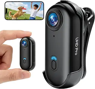 4K UHD ウェアラブルアクションカメラ 160° 超広角 小型軽量 ビデオカメラ ハンズフリー 第一視点撮影 IP68 防水性能 WiFi スマホ連動 ループ録画 静止画撮影対応 Vlog 撮影 旅行 アウトドア ペット記録 会議メモ 授業録画 多用途ポータブルカメラ