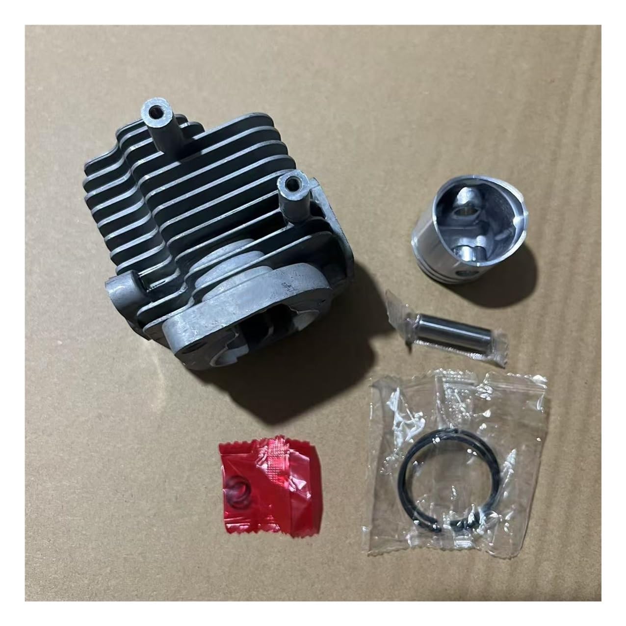Kit cylindre-piston pour réparer un moteur serré ou en perte de puissance