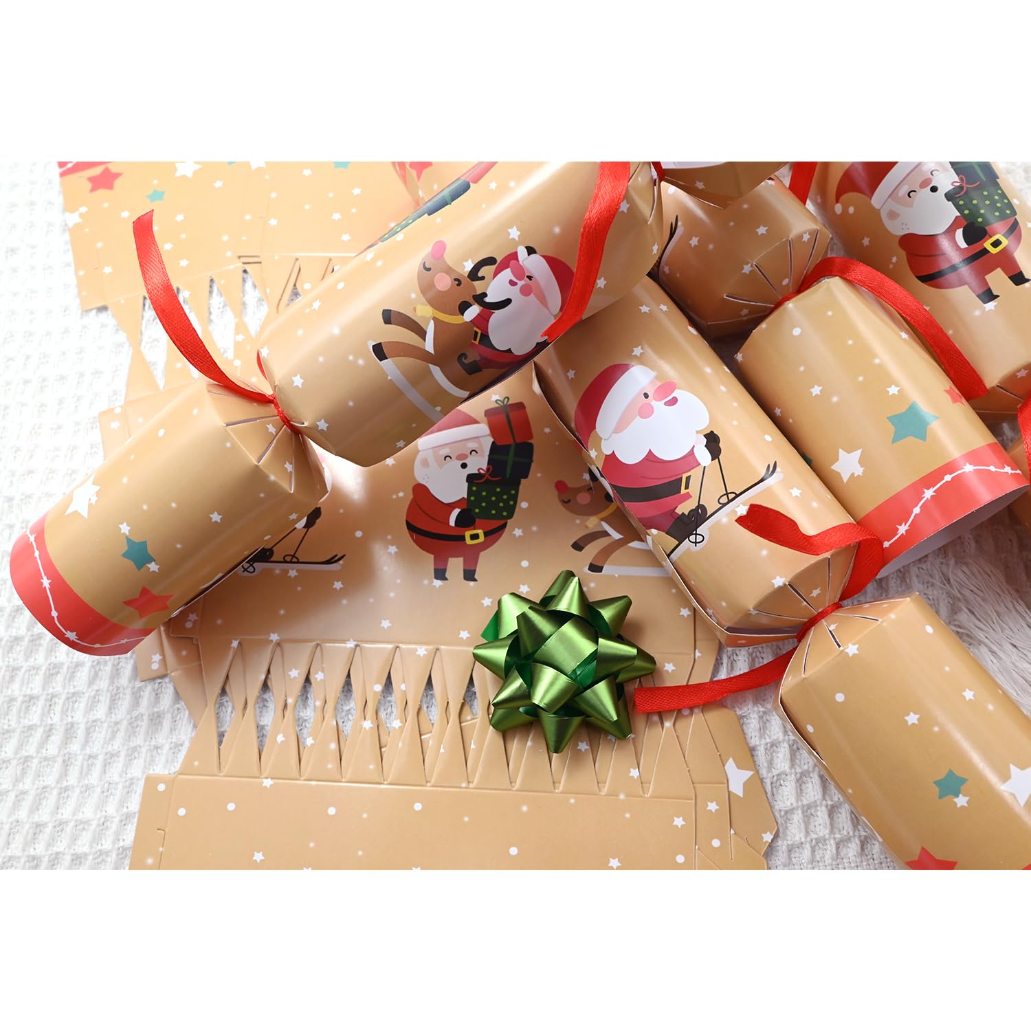 Gyoungt 10 Pack Cute Santa Chritmas Crackers - Image 3