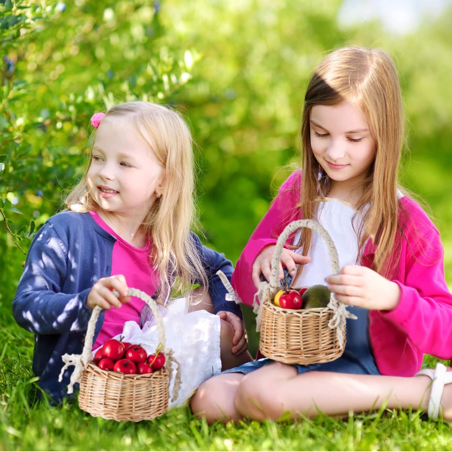 Thyle 4 Pcs Flower Girl Baskets with Handle, 7.87 x 4.33 Inch, Wicker Rattan, Lightweight, Brown