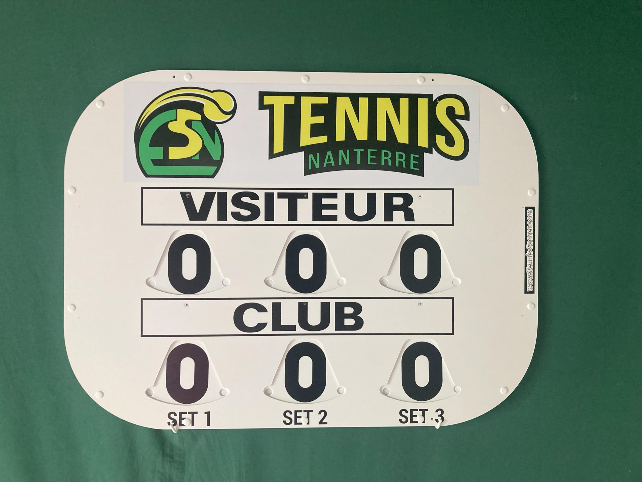 Tableau de Score Tennis (80 x 60 cm Cliptec) – Affichage Manuel à Disques rotatifs – Espace Sponsor – PVC | Garantie 5 Ans – Fabriqué en France – pour Clubs Tennis & Padel