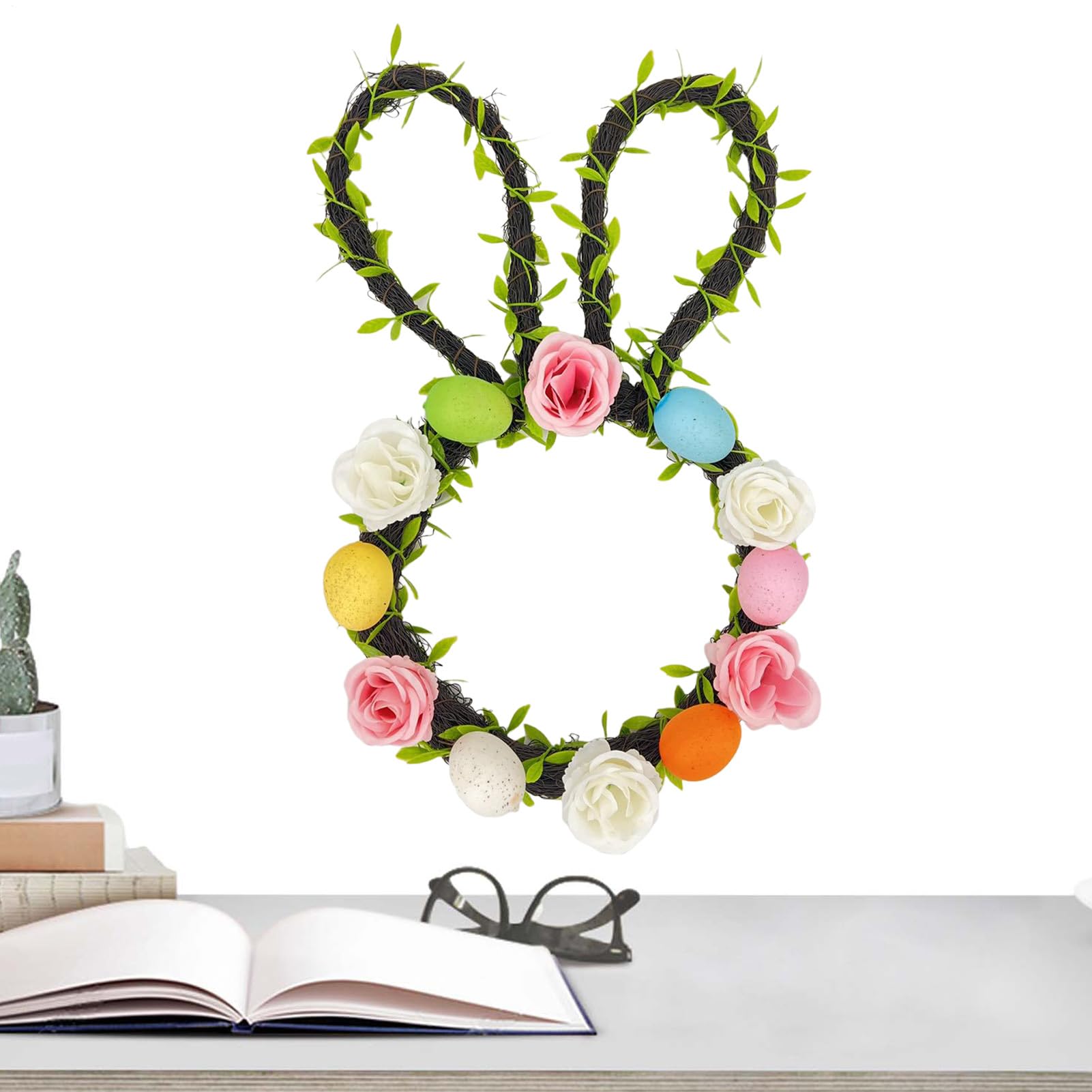 Couronne de Pâques avec oreilles de lapin et fleurs pour décoration de maison