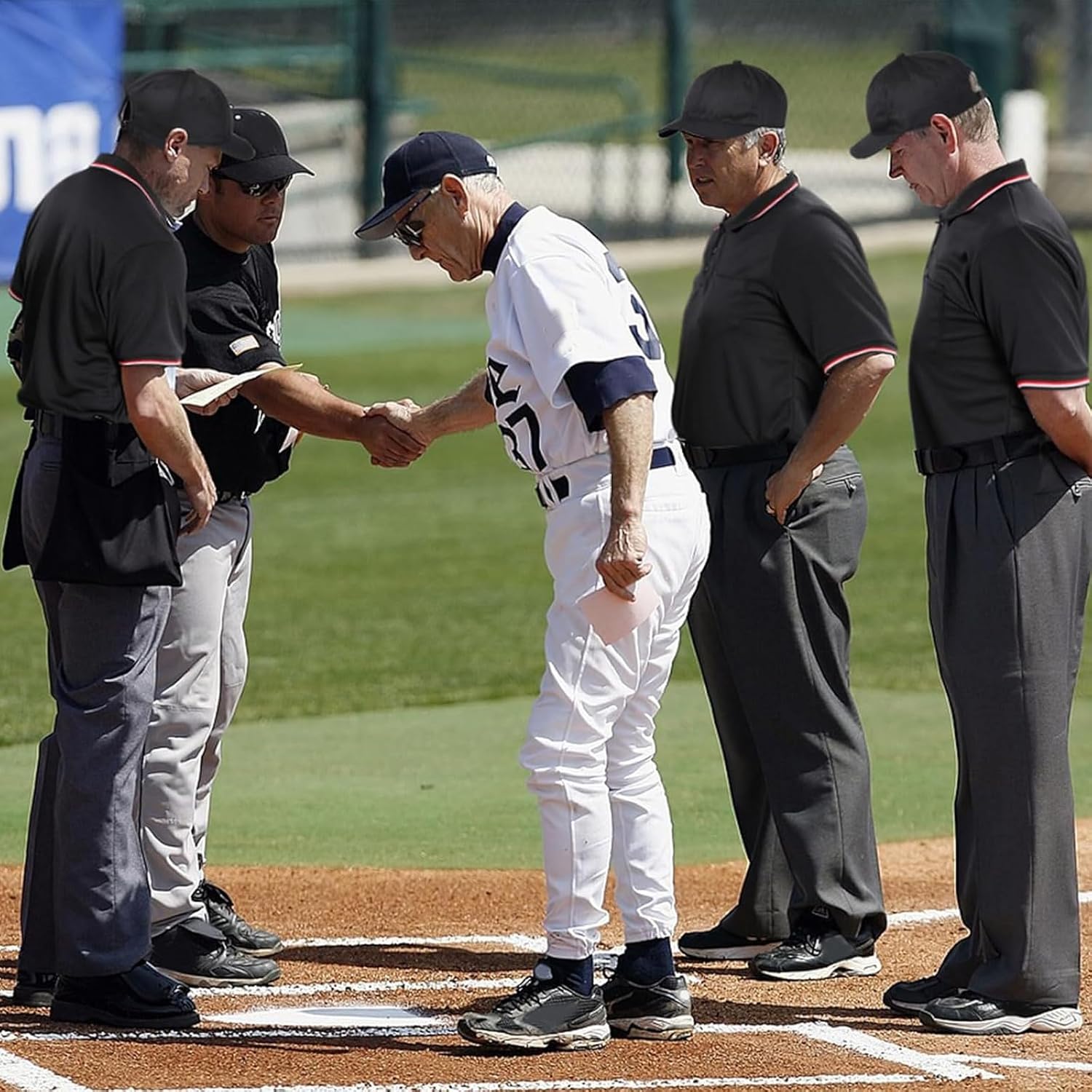 6 Pcs Baseball/Softball Umpire Accessories Set Including Umpire Shirt Hat Indicator Brush Ball Bag for Men Referee - Image 7