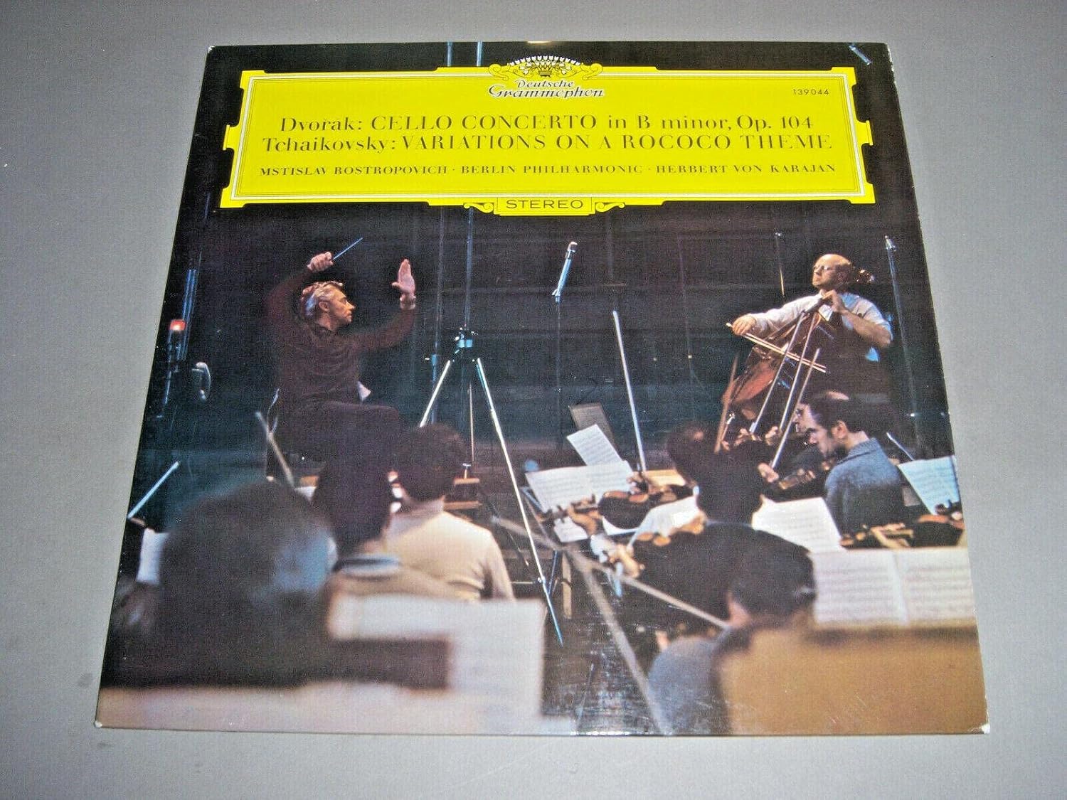 Amazon.com: Dvorak: Cello Concerto / Tchaikovsky: Variations on a ...