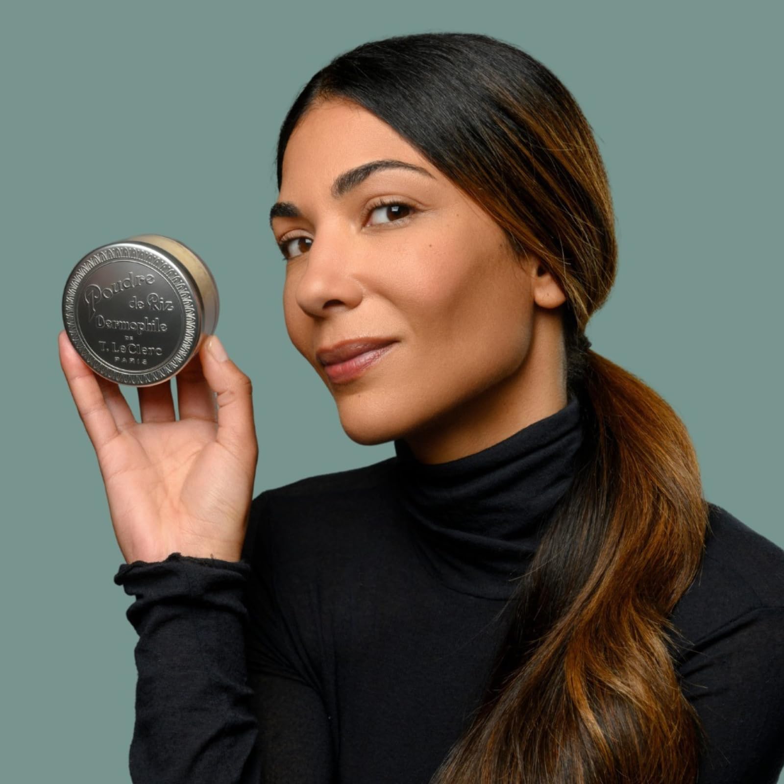 T. LeClerc Loose Facial Powder - Mattifying Makeup Setting Powder
