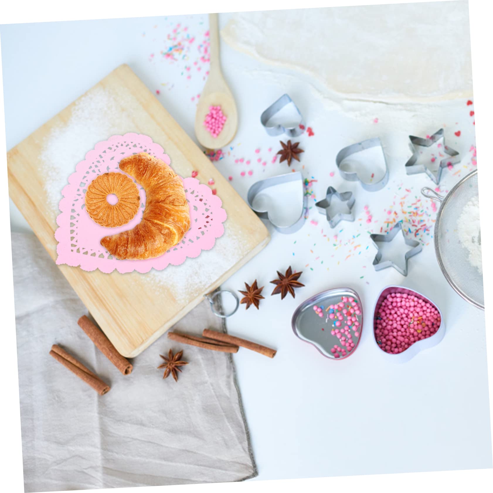 UTHCLO 100pcs Heart Shaped Paper Doilies for Party Valentine's Day Decorations Wedding Favors Coasters