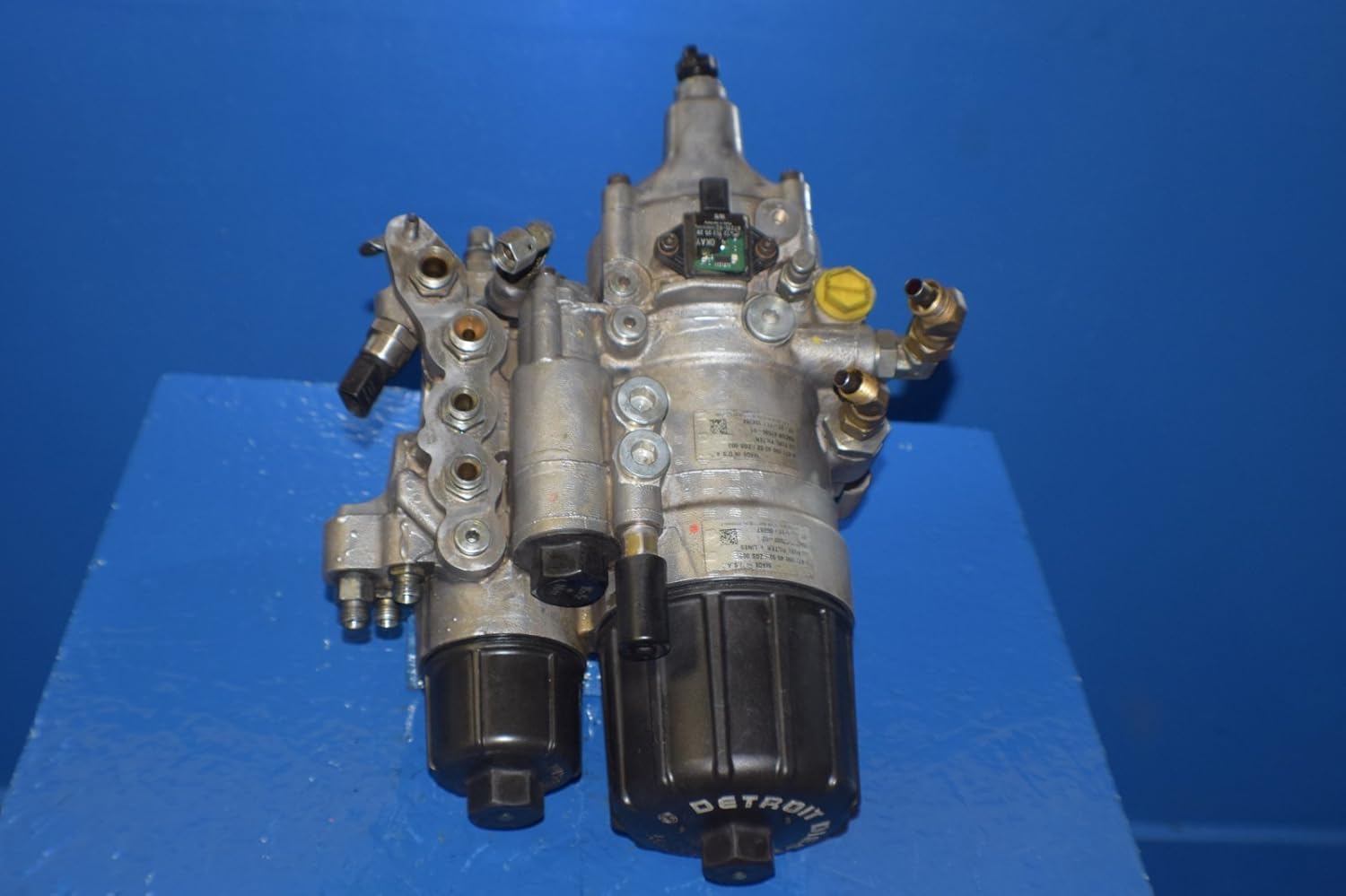 DETROIT DIESEL DD15 FUEL FILTER HOUSING MODULE A4710904552 NO CORE > 6281 Automotive