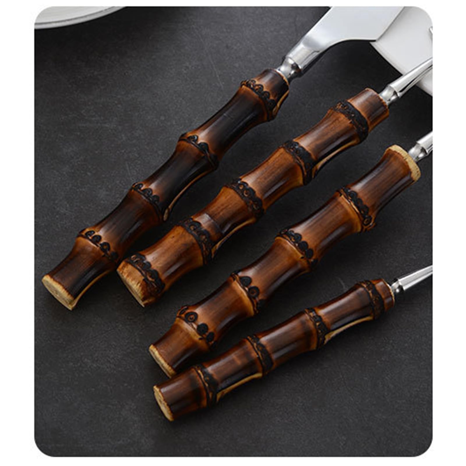 Este Juego de Cubiertos de bambú y Madera para 6 Personas Incluye un Elegante Juego de Cubiertos de Acero Inoxidable para la Mesa, Ideal para el hogar, la Cocina o el Restaurante. Cuenta con
