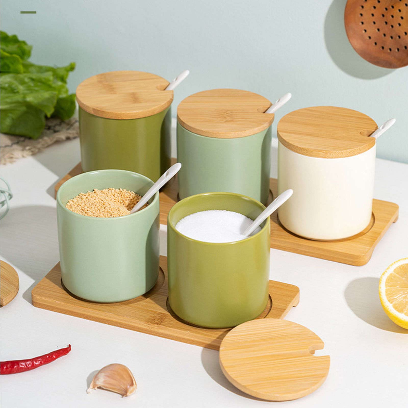 Vorratsdosen aus Glas, nordisches Gewürzglas, Gewürzbehälter mit Löffel und Holzdeckel, einfaches Gewürzdosen-Set für Basis, Porzellan-Gewürz-Organizer, Küche und Esszimmer, Gewürztöpfe, Weiß, 2-eckig