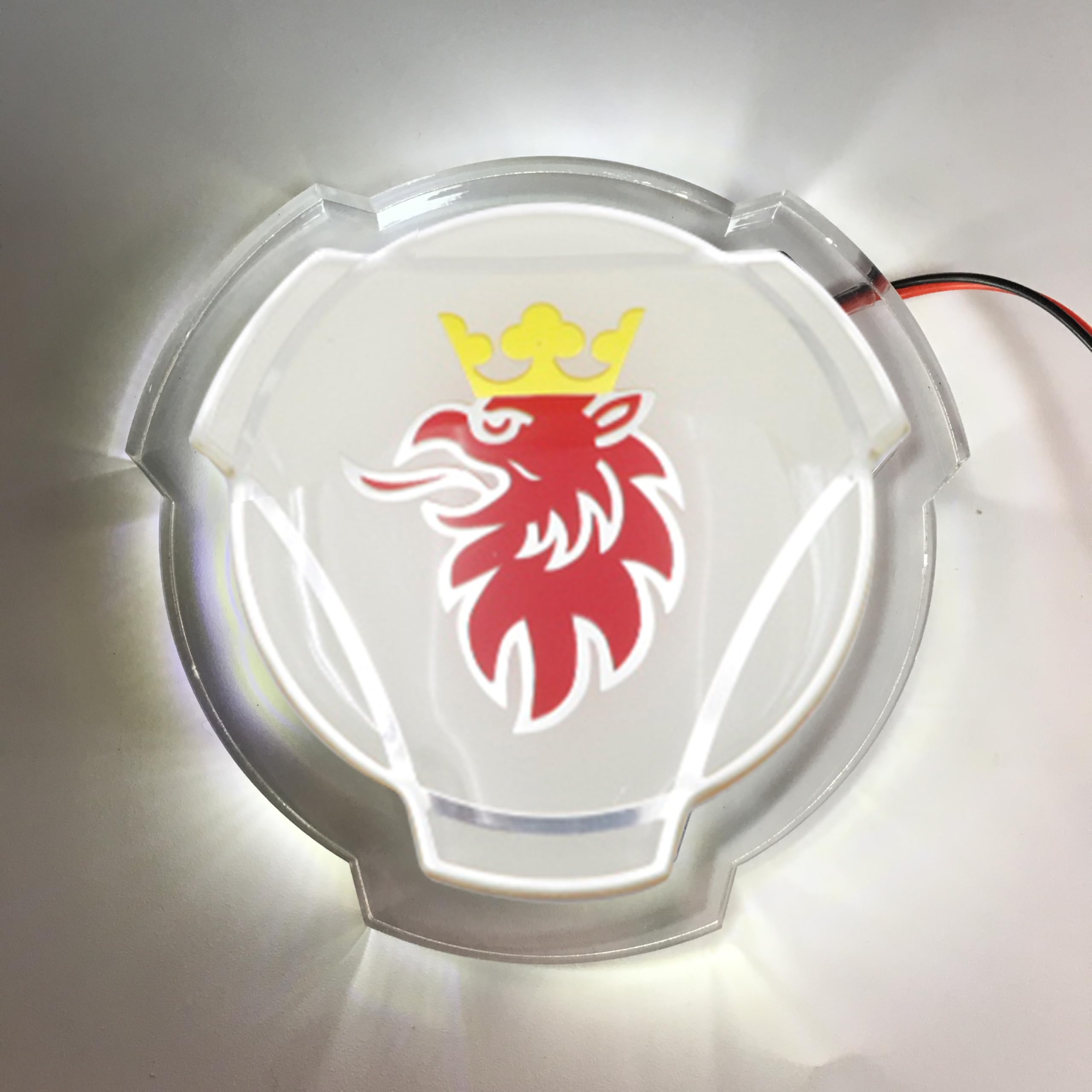 1 Set Emblema Grifone Bianco Rosso Per Auto Camion Scania Griglia Anteriore Cofano Distintivo Emblema Con Striscia Illuminazione LED 24V Accessori Camion Illuminati (illuminazione bianca)