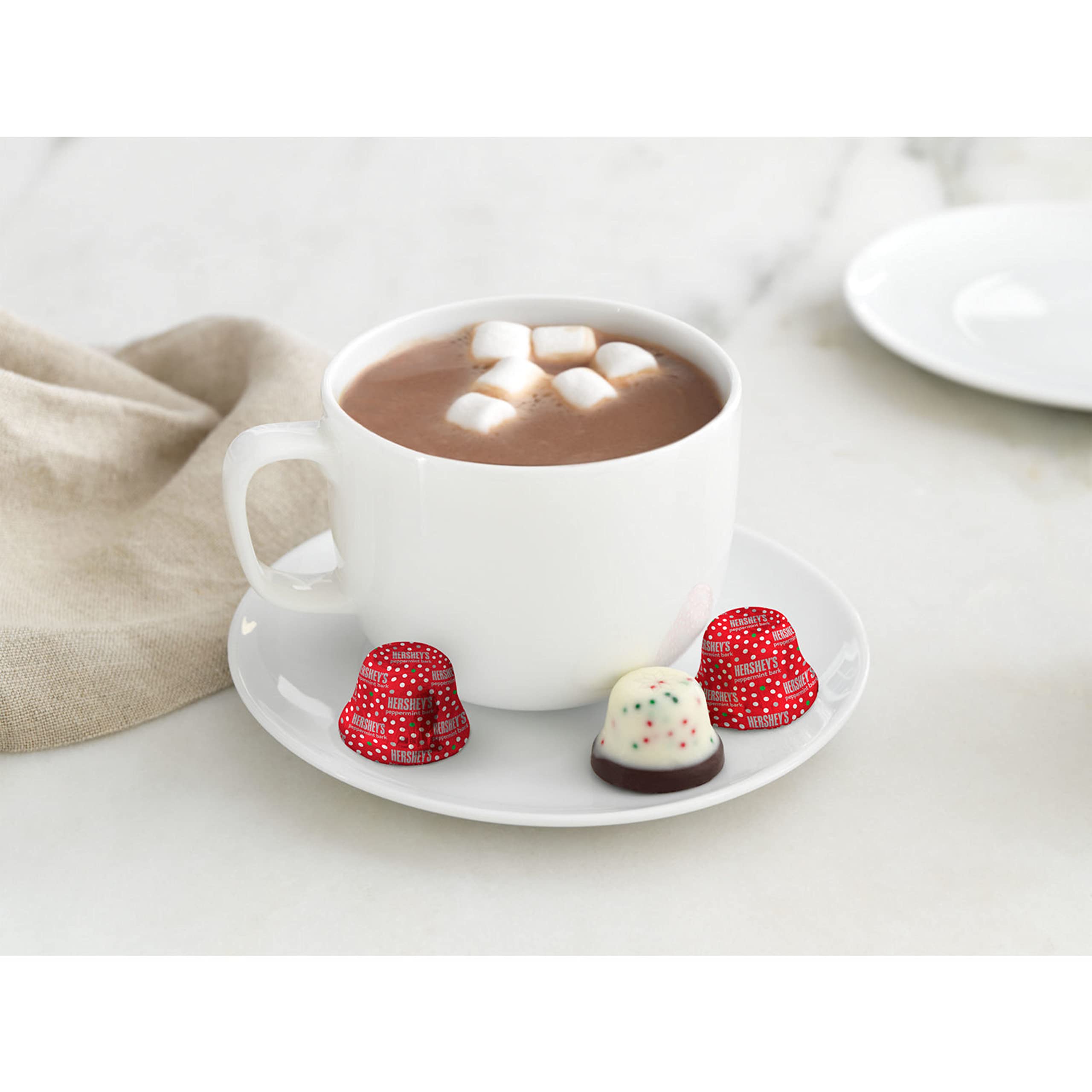 【おまけ付】 Taboom Holiday Chocolate Mix Hershey's Miniatures, Kisses, Kit Kat Mini, Peppermint
