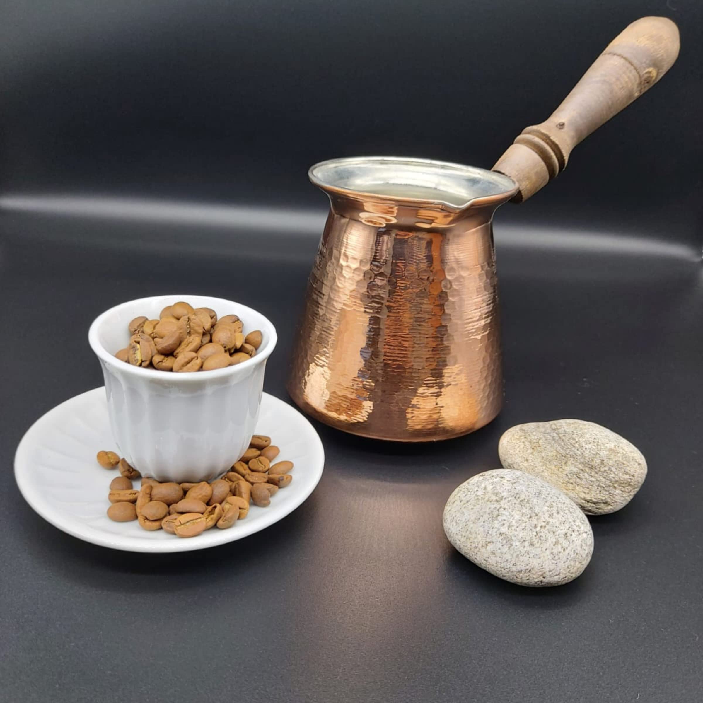 LEO Design Türkische Kaffeekanne, 5 Größen, Kaffeemaschine, griechisch, arabisch, Kaffeeherd, dick, 3 mm, massiv, gehämmert, graviert, Cezve Ibrik Briki mit Holzgriff für 2-8 Personen (4 Tassen)