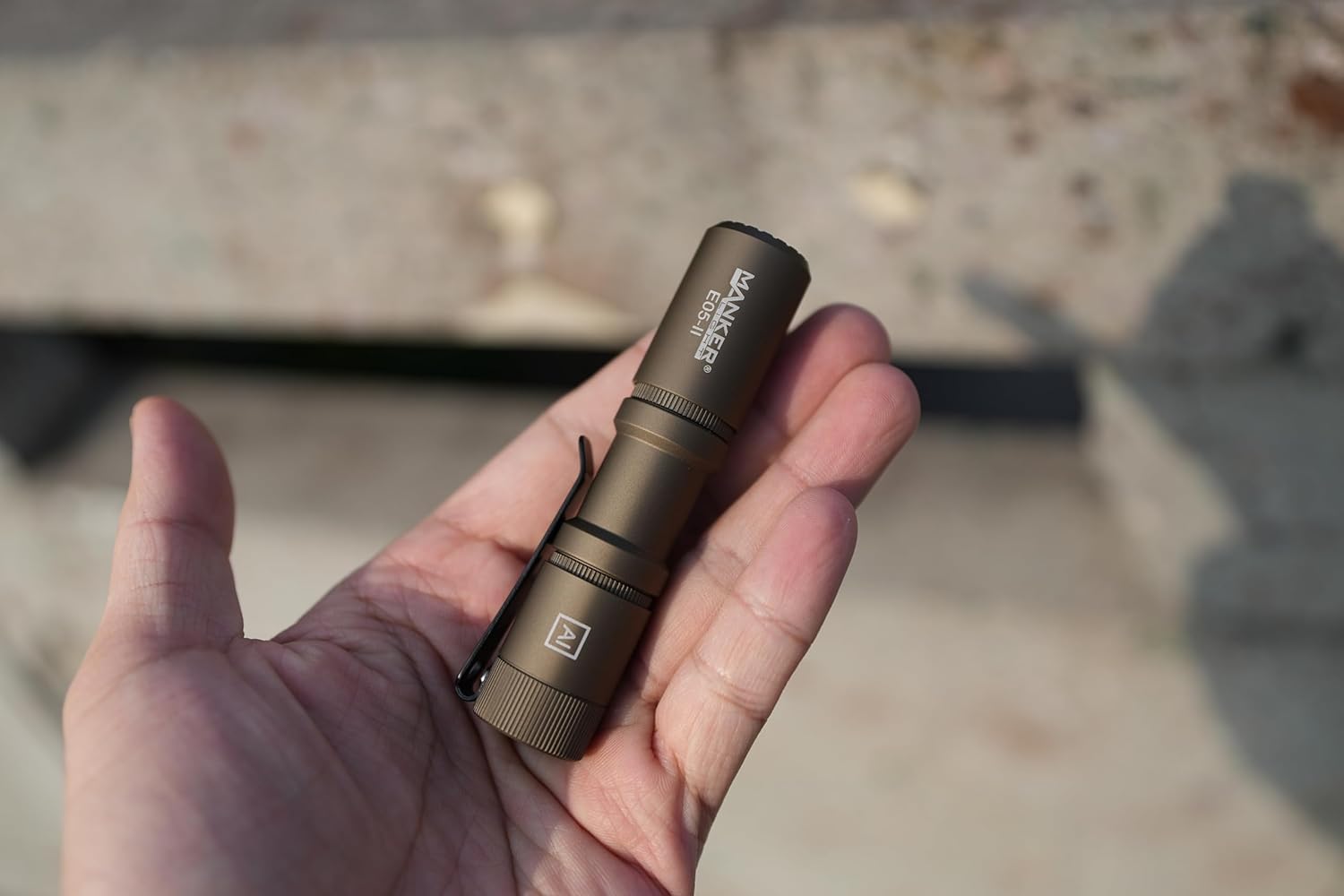 Manker E05 II High Output EDC Flashlight Eeay to Carry, for Camping, Hiking (Black, 800 Lumens NICHIA 519A-V1 4000K R9080)