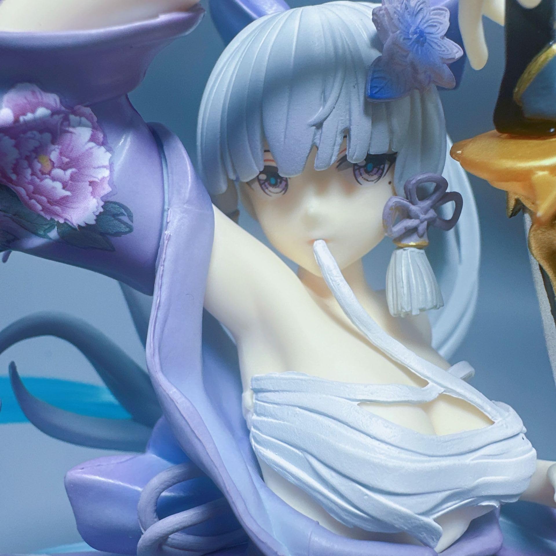 REOZIGN Figurine Kamisato Ayaka Version Q 25 Cm en PVC Cadeau pour Les Fans D'anime