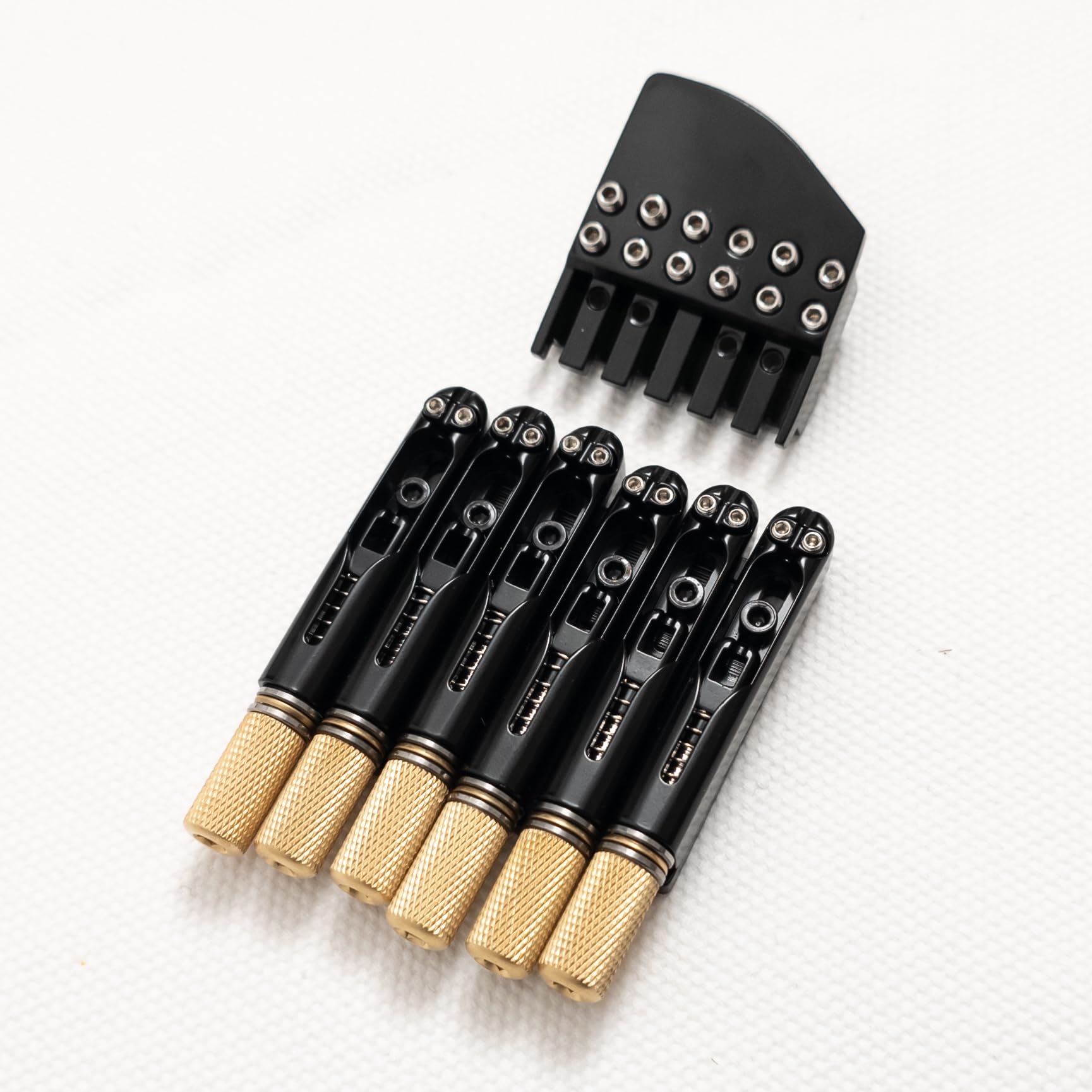 Juego de puente de guitarra sin cabeza de 6 cuerdas y tuercas de bloqueo, kit de repuesto de hardware de puente fijo con sillines ajustables, negro o cromado, compatible con guitarras eléctricas