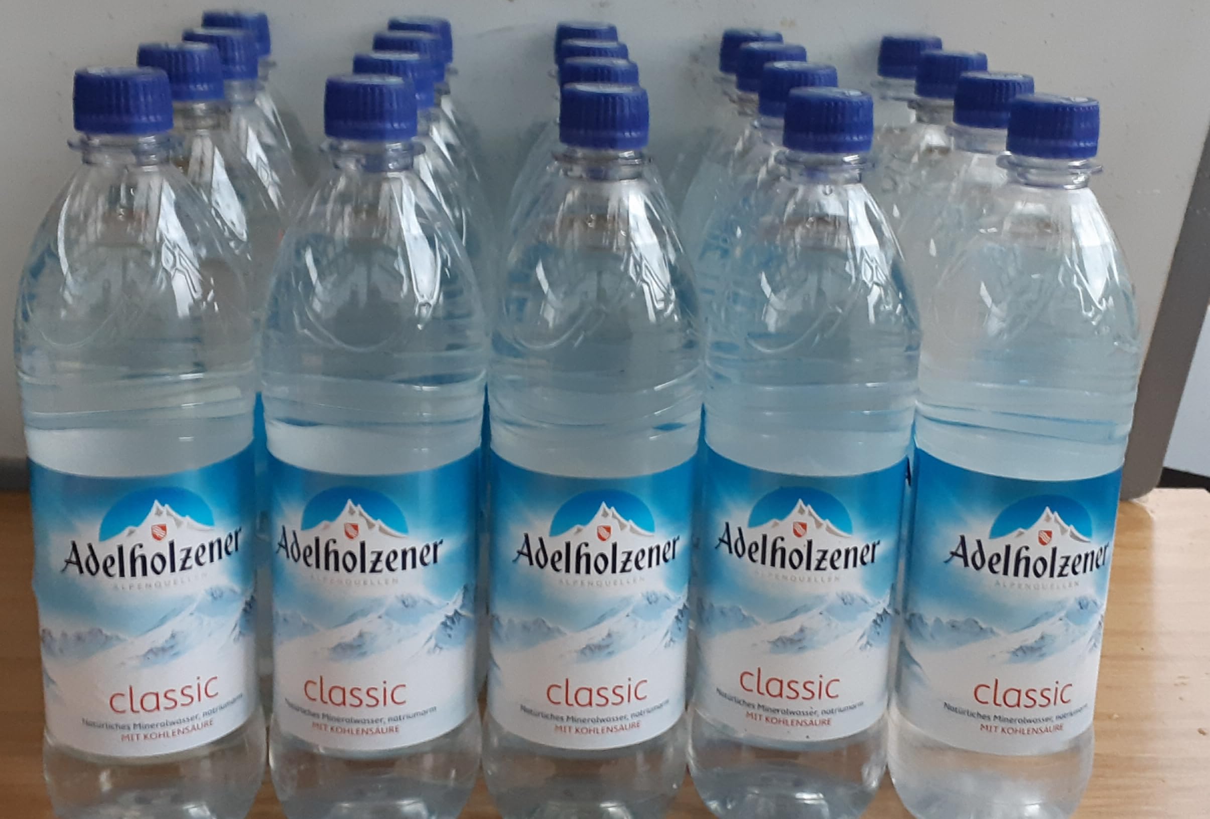 Adelholzener Classic Mineralwasser, 20 Flaschen à 1 Liter, inkl Mehrweg Pfand