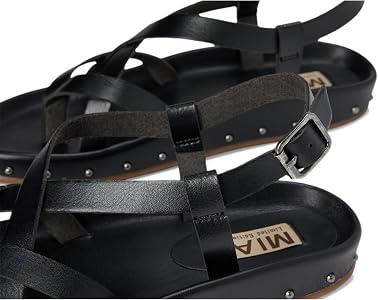 あまねす　ヒール Amazon.com | MIA Women's MLE-Zurie-S Black 6 Medium | Flats