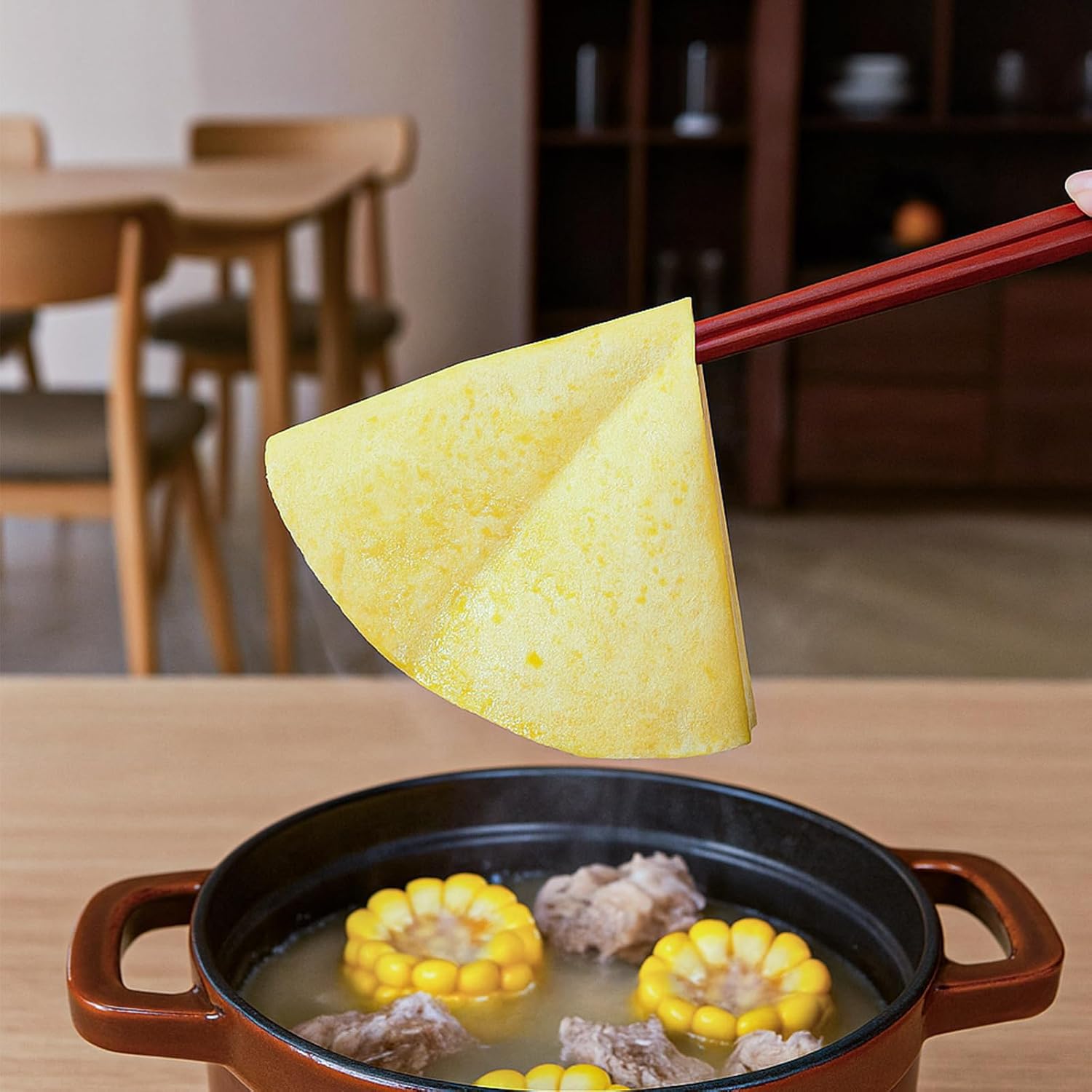 200 Sheets Oil Absorbing Paper for Kitchen, Round Soup Fried Film Food Blotting Paper Oil Scum Filter Greasy Edible Oil-Absorbing Film for Quickly Absorb and Removes Fats