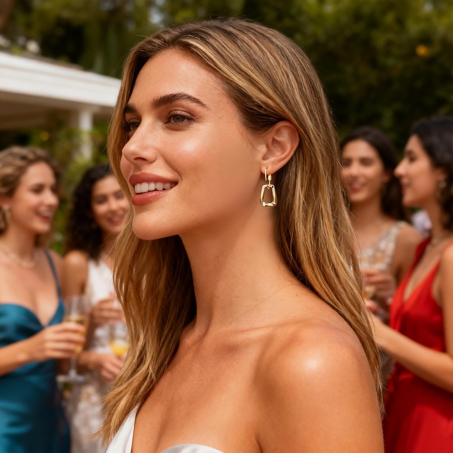 Sonateomber Gold Twisted Square Dangle Hoop Earrings for Women, Vintage Statement Polished Lightweight Dangling Earring Prom Accessories Fashion Jewelry Gift - Image 2