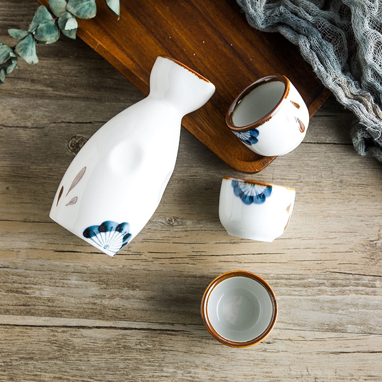 Ensemble de saké, Ensemble de Tasses à saké Japonais Traditionnel, Peint à la Main, Tasses en céramique, Verres à vin Faits à la Main, Ensemble de 4