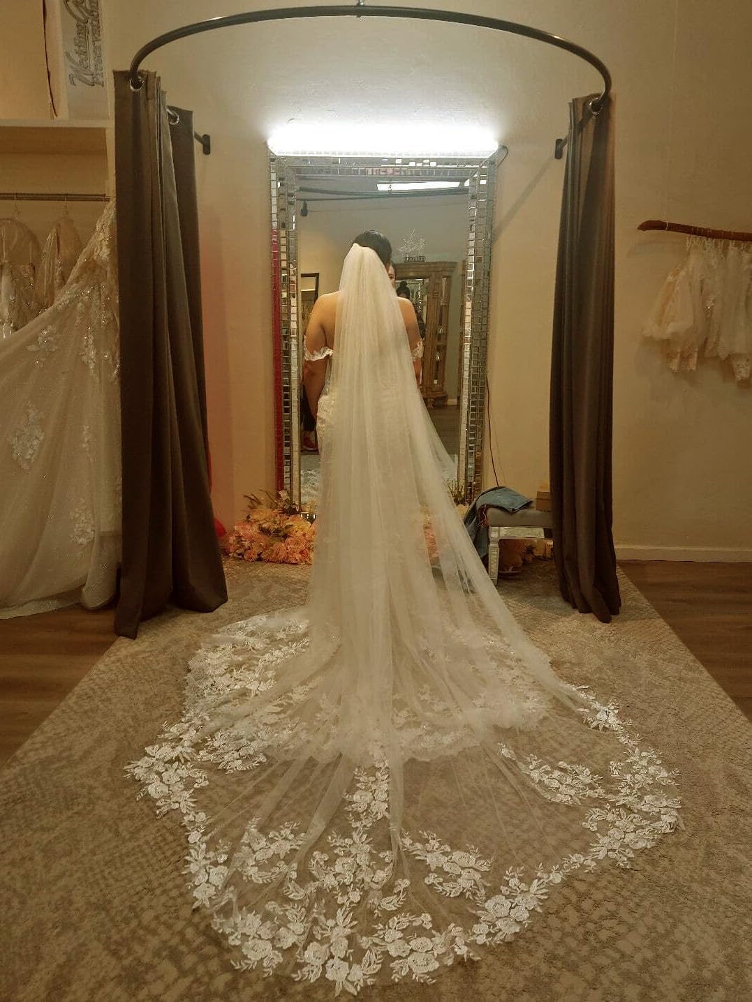 Royal Length Petal Shape Wedding Bridal Veil With Metal Comb