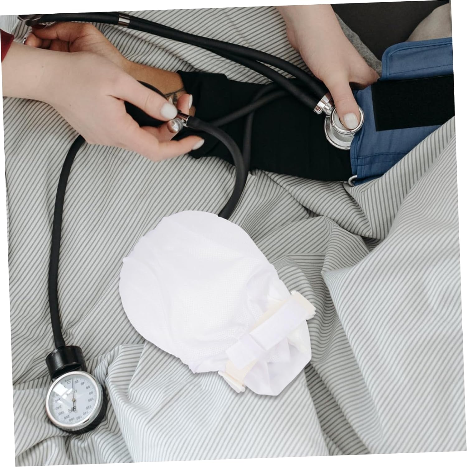 Didiseaon Soft Hand Immobilization Gloves for Elderly Finger Fixed Gloves for Bedridden Patients to Prevent Scratching and Self Injury Single with Strap