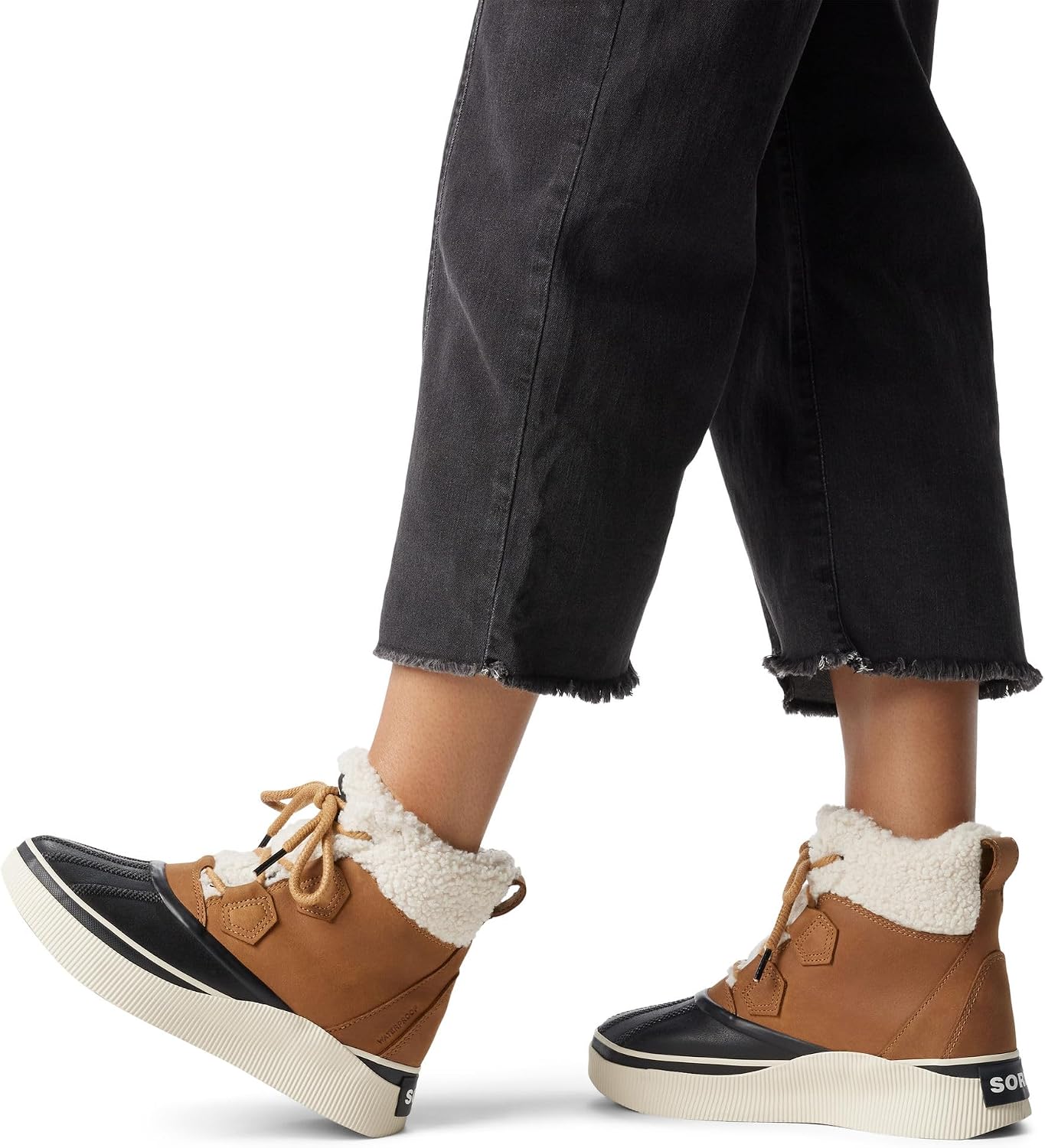 SOREL Women's Out N About lV Chillz Waterproof Boot