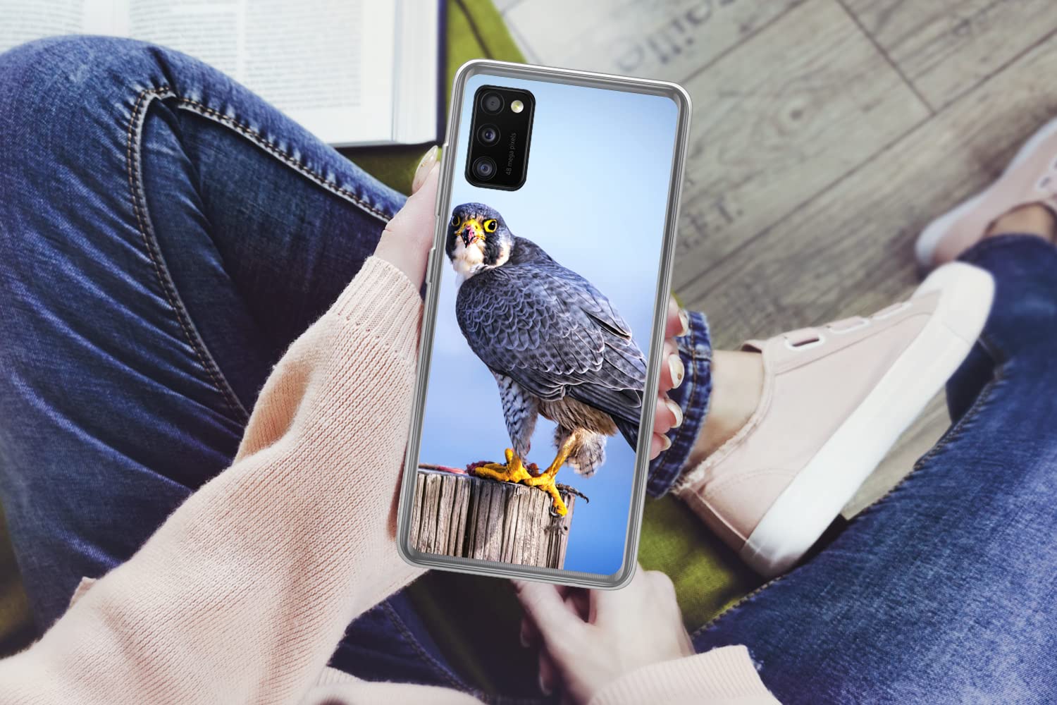 MuchoWow Funda para Samsung Galaxy A41 - Primer Plano de un Ave rapaz sobre un Grueso Palo de Madera - Funda de Silicona/Funda Blanda para teléfono móvil