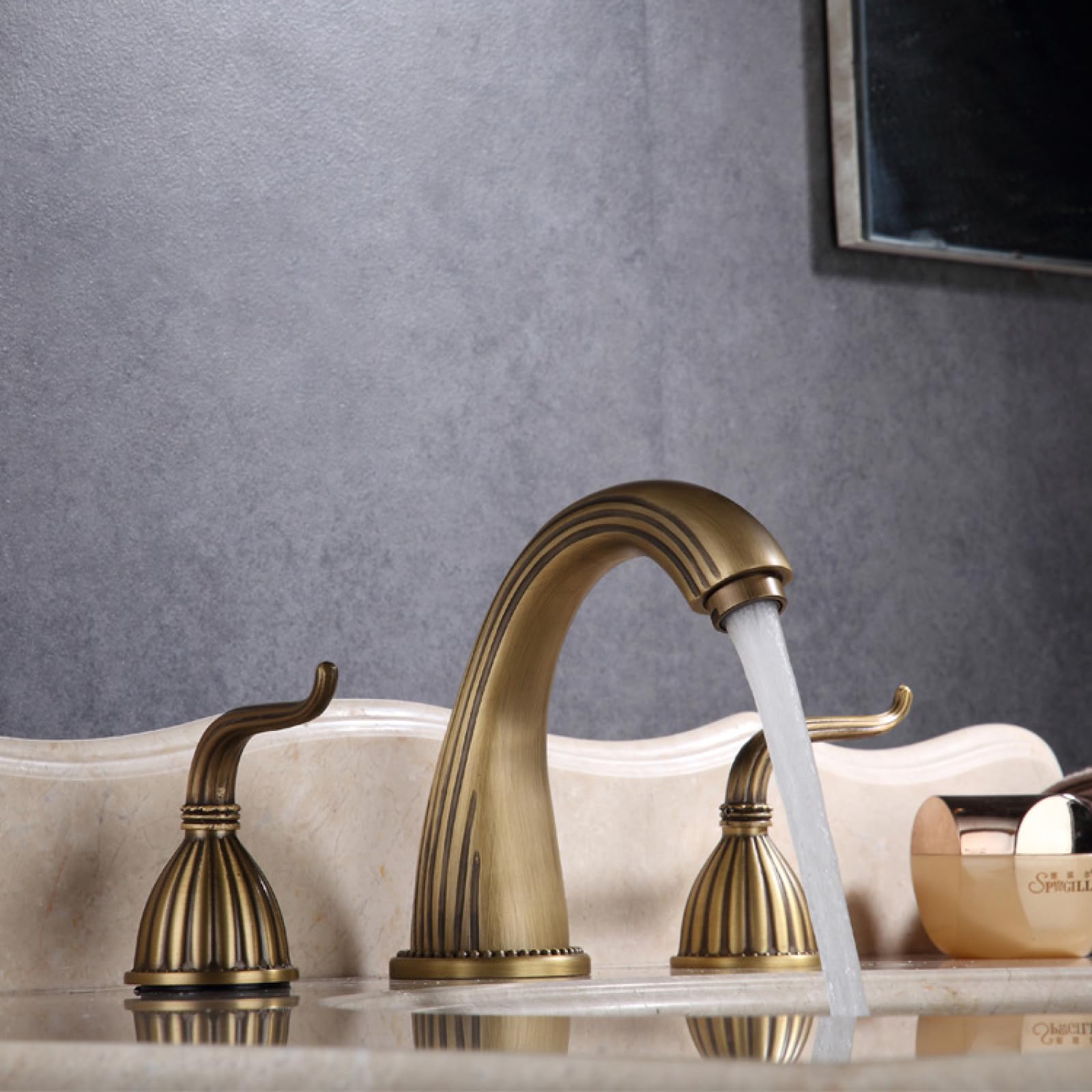 Fanjubei Imitating Ancient Styles Bathroom Mixed Water Absorption Brass Basin Three-Hole Faucet, Antique Style